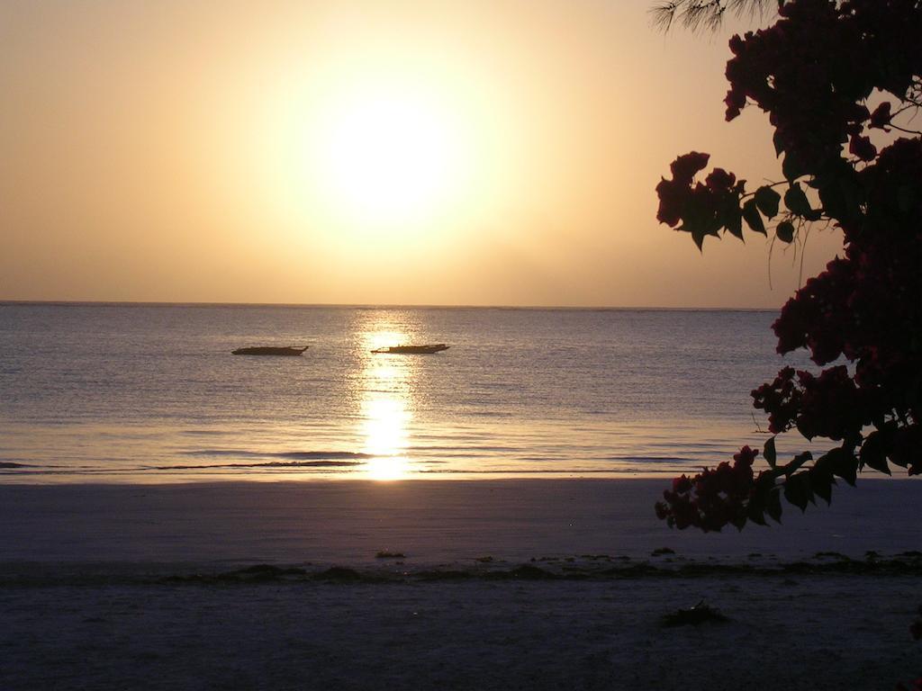Le Zahir Lodge Ambatoloaka  Eksteriør billede