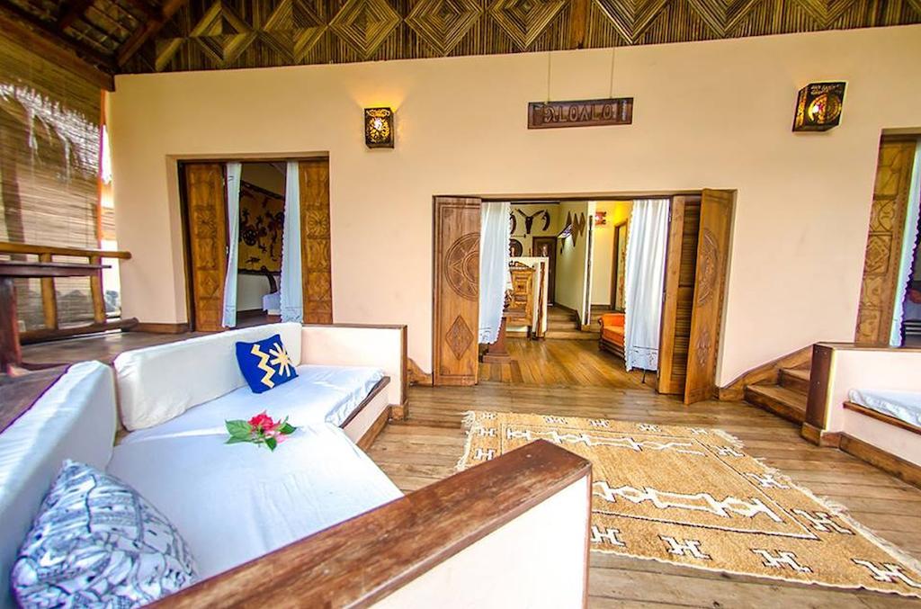Le Zahir Lodge Ambatoloaka  Eksteriør billede
