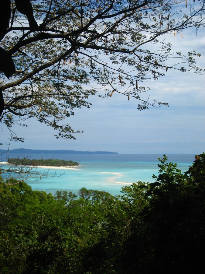 Le Zahir Lodge Ambatoloaka  Eksteriør billede
