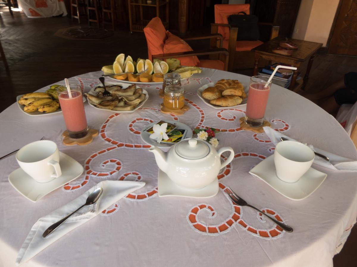 Le Zahir Lodge Ambatoloaka  Eksteriør billede