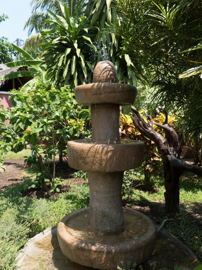 Le Zahir Lodge Ambatoloaka  Eksteriør billede