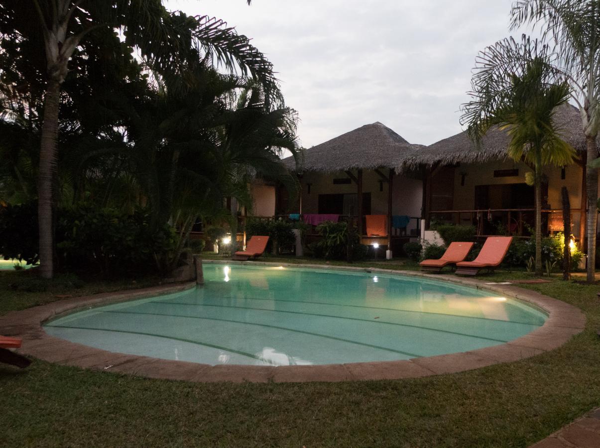 Le Zahir Lodge Ambatoloaka  Eksteriør billede